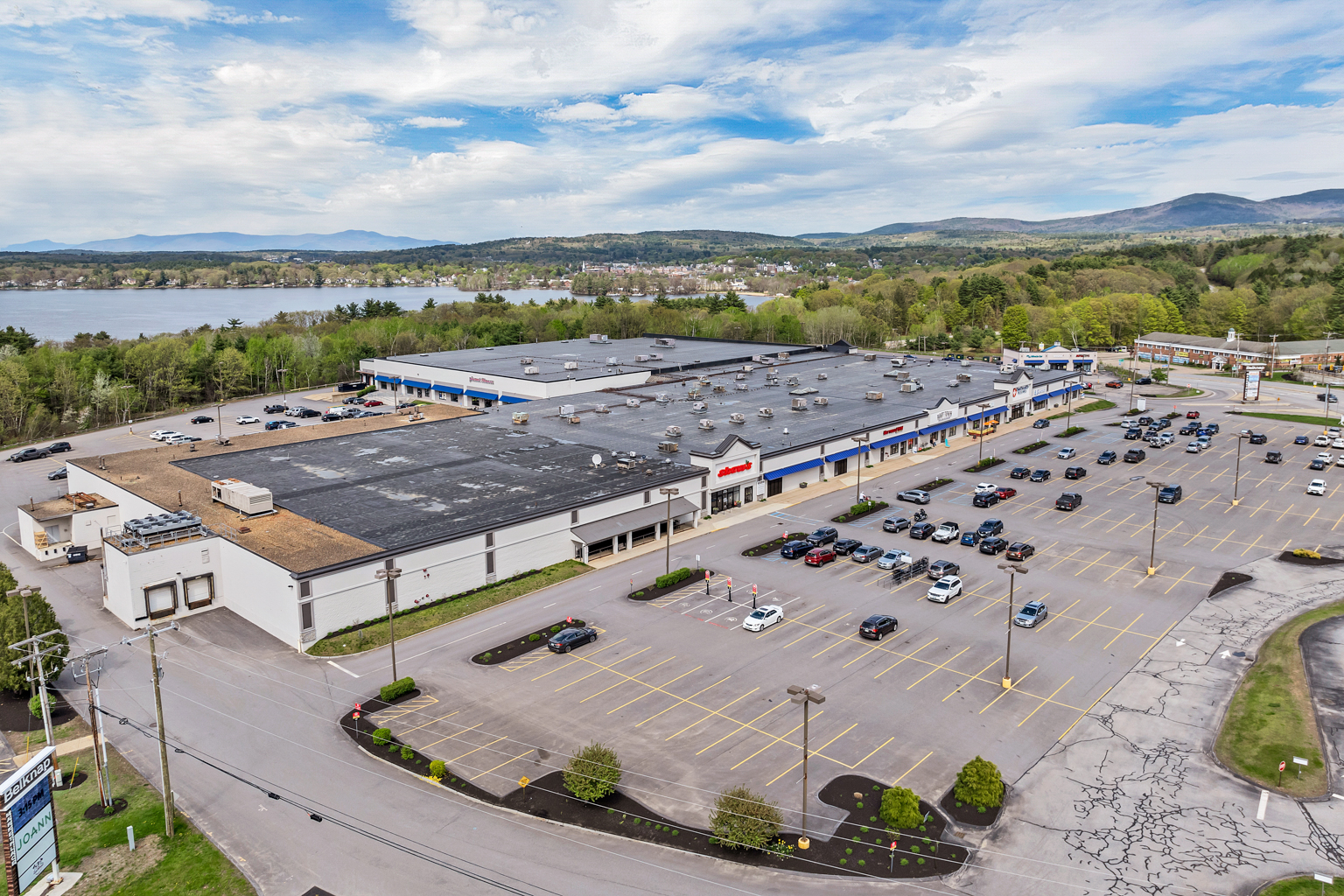 BelknapMallPlaza-021